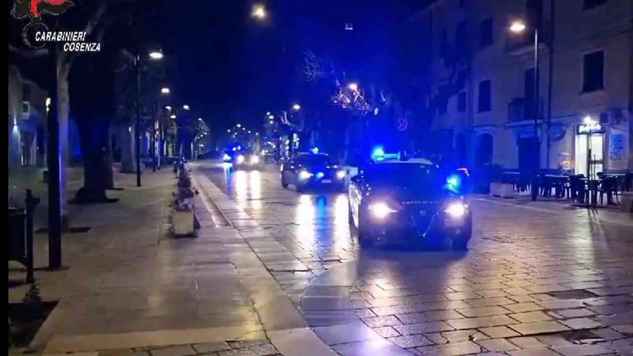 Castrovillari, rapine seriali in città: i carabinieri arrestano un 35enne