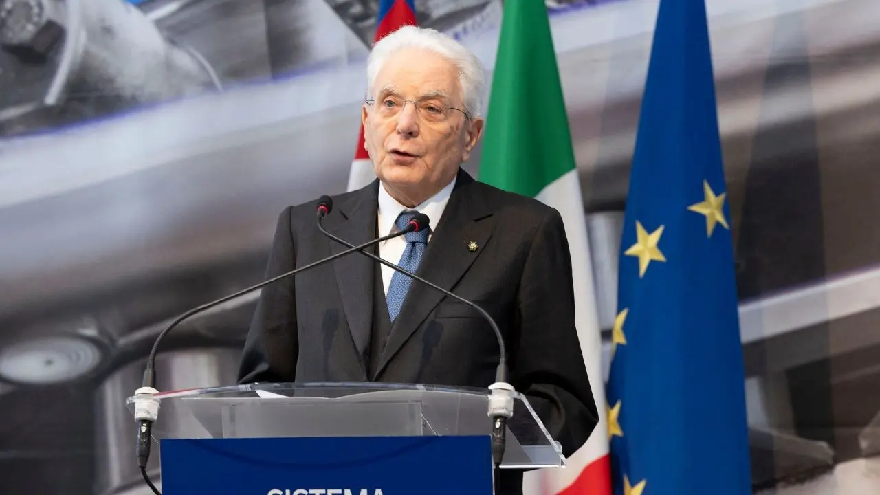 Mattarella in Calabria: «Il lavoro non è merce, è dignità». E poi: «Intelligenza artificiale rischio per la creatività umana» - VIDEO