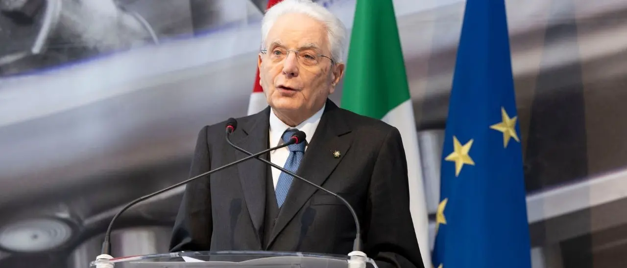 Mattarella in Calabria: «Il lavoro non è merce, è dignità». E poi: «Intelligenza artificiale rischio per la creatività umana» - VIDEO