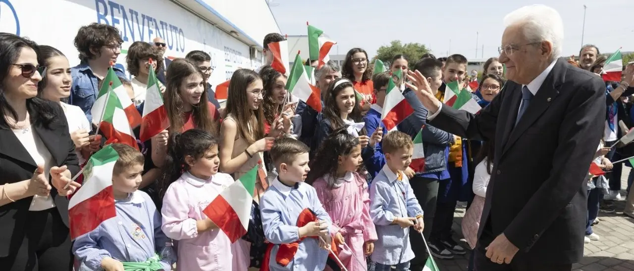 L’abbraccio della Calabria a Mattarella: «Un segnale importante, questo giorno lo porteremo nel cuore»