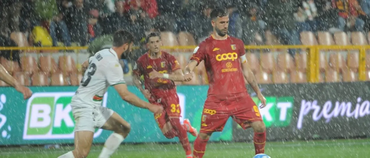 Catanzaro-Venezia, apoteosi al Ceravolo. Il rigore realizzato da Iemmello all’ultimo minuto fa esplodere lo stadio. Finale 3 a 2