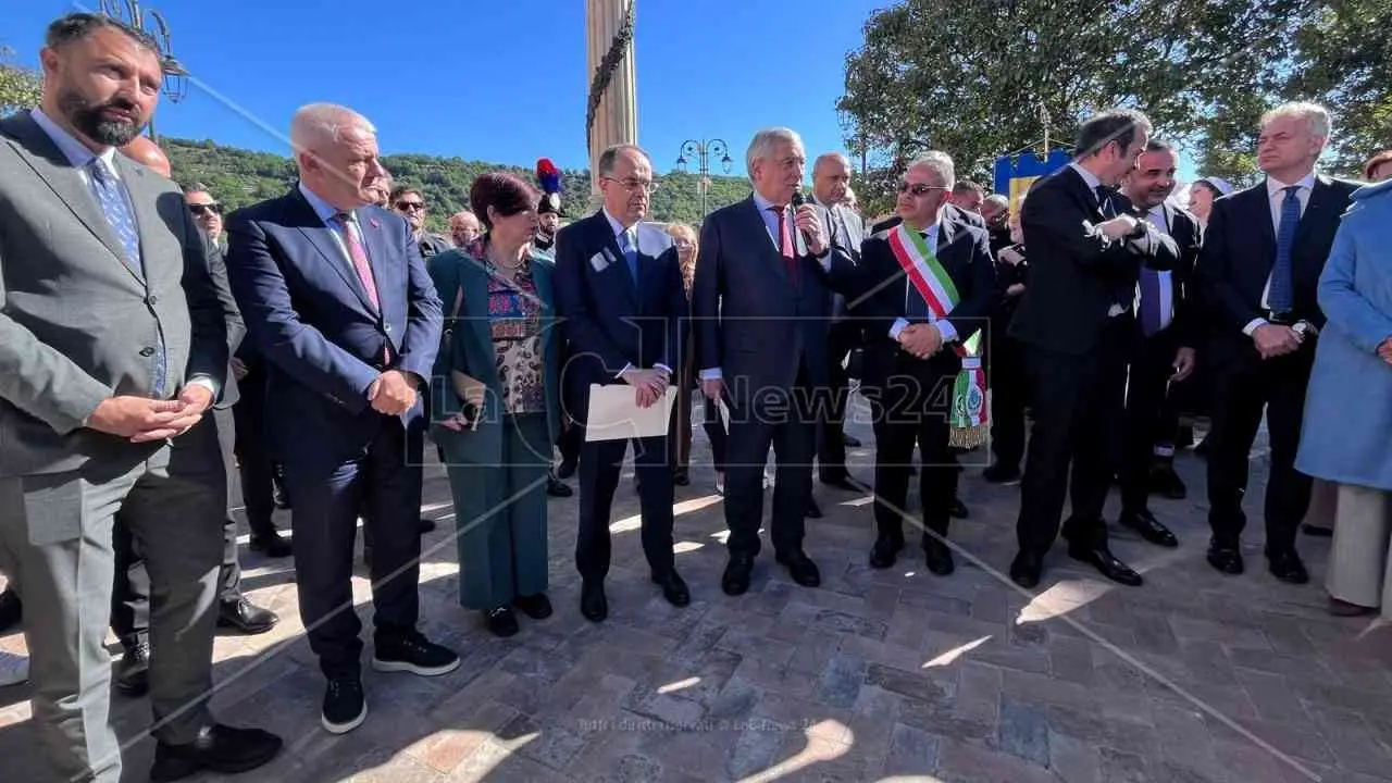 Il presidente albanese Begaj fa tappa a Pallagorio. Ad accoglierlo Occhiuto e Tajani: «Il legame tra i nostri Paesi è forte»