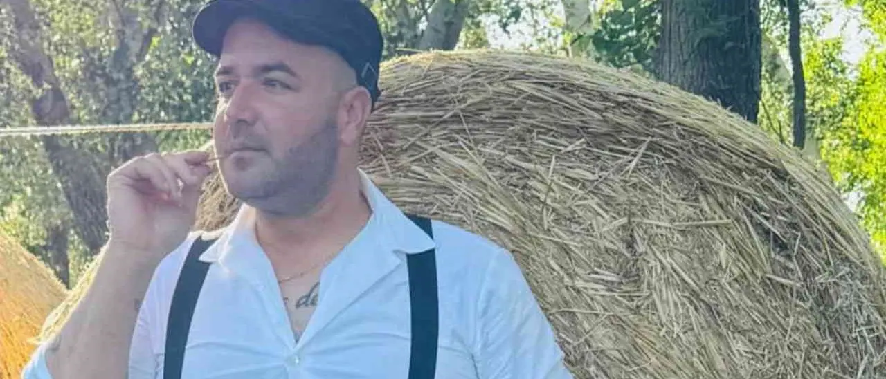 Rocca di Neto, cancellato il concerto del cantante neomelodico Benincasa: «I suoi testi inneggiano alla ’ndrangheta»