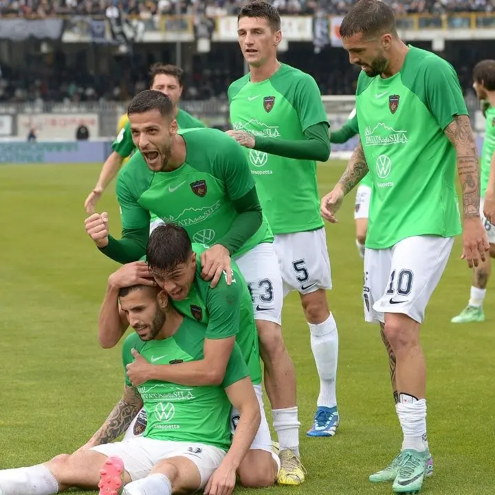 Cosenza, nelle ultime 5 partite andamento da Serie A: meglio dei Lupi solo il Como