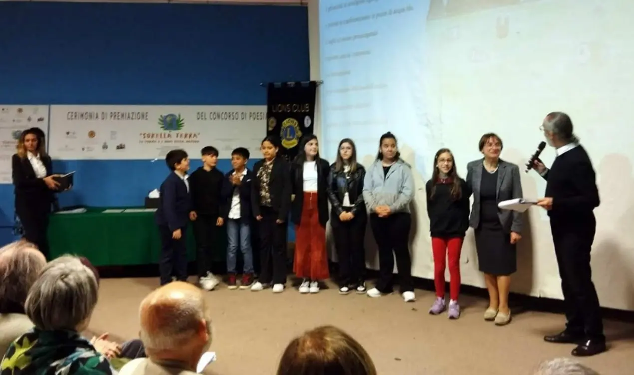 Concorso nazionale di poesia, primo premio per i piccoli studenti della scuola “Pascoli” di Reggio Calabria