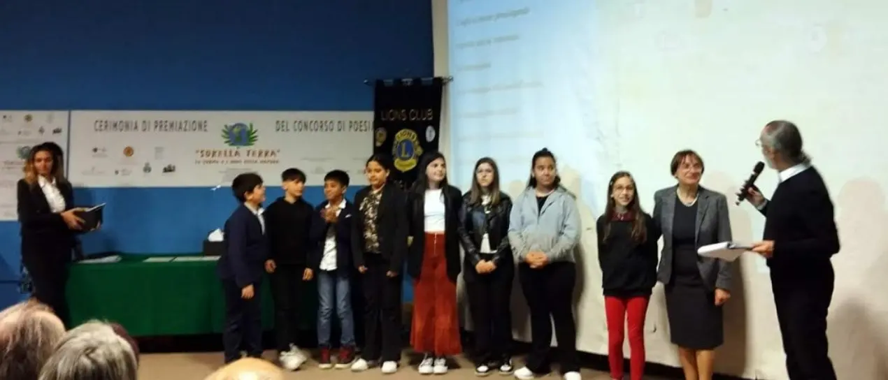 Concorso nazionale di poesia, primo premio per i piccoli studenti della scuola “Pascoli” di Reggio Calabria