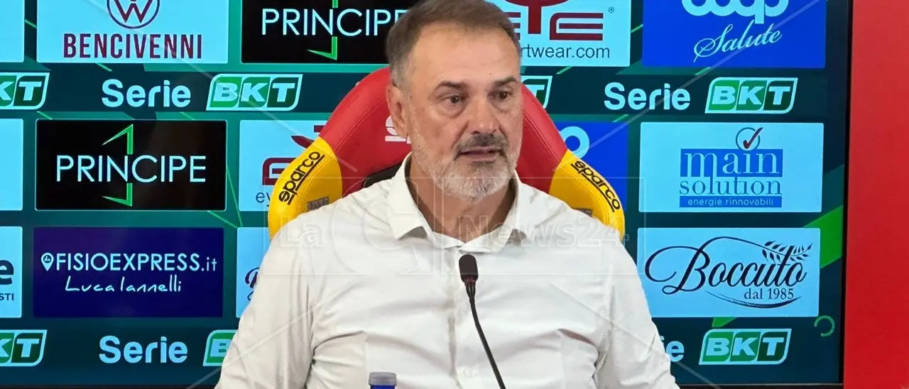 Ternana-Catanzaro, Vivarini: «Serve tenere alta la concentrazione perché troveremo un ambiente diverso dal solito». Le ultime e i convocati