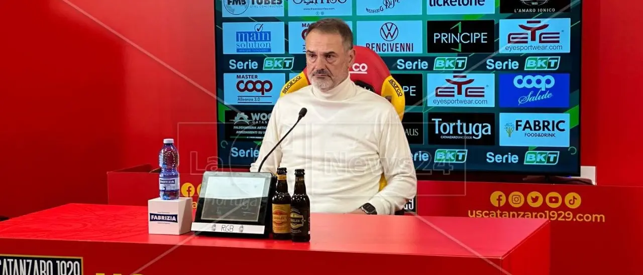 Ternana-Catanzaro 1 a 0, Vivarini: «Match complicato sin dall’inizio. Abbiamo accusato le gare ravvicinate»