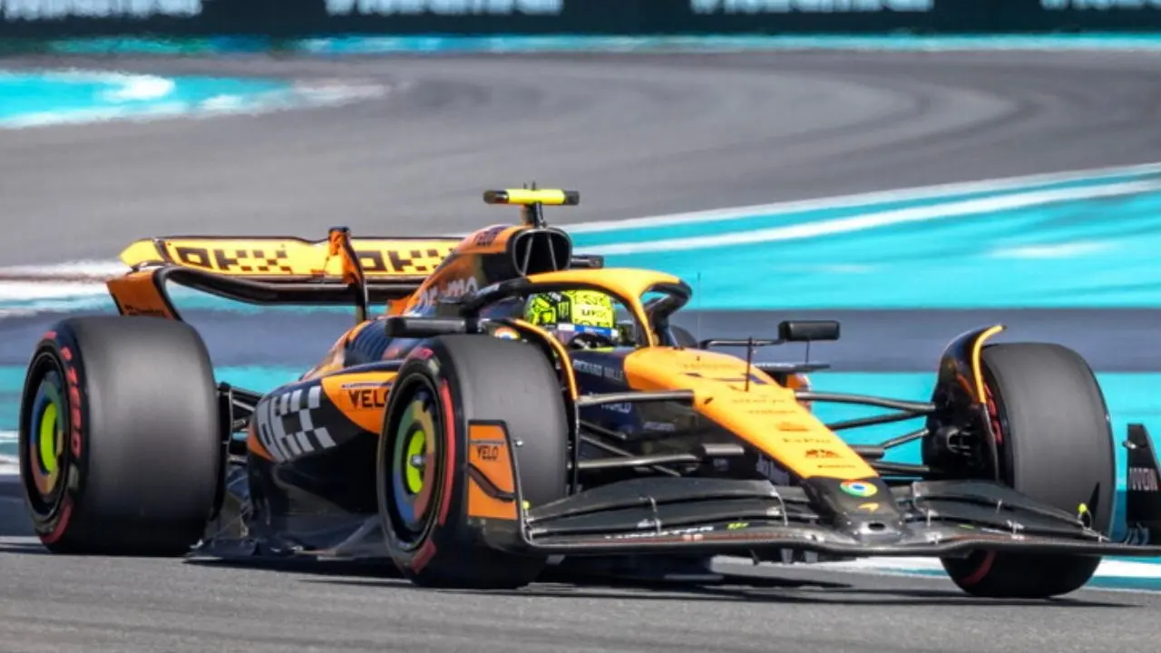 Formula uno, Norris vince a Miami davanti a Verstappen. Le Ferrari chiudono al terzo e quarto posto