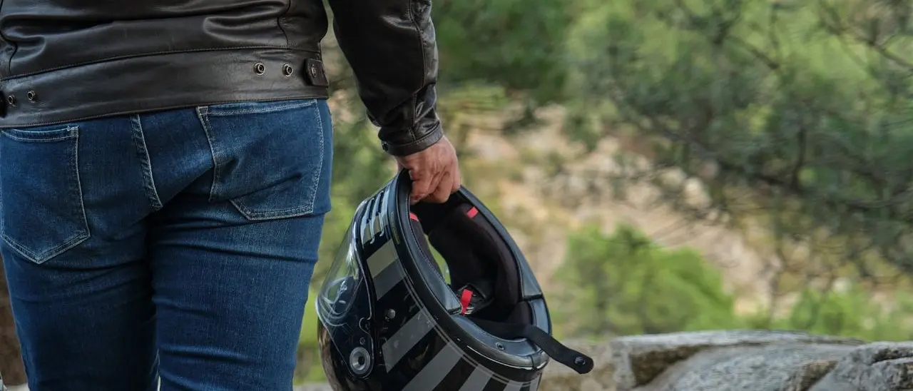 Corigliano Rossano, studente aggredisce a calci e pugni un docente per un voto basso: avviate le indagini