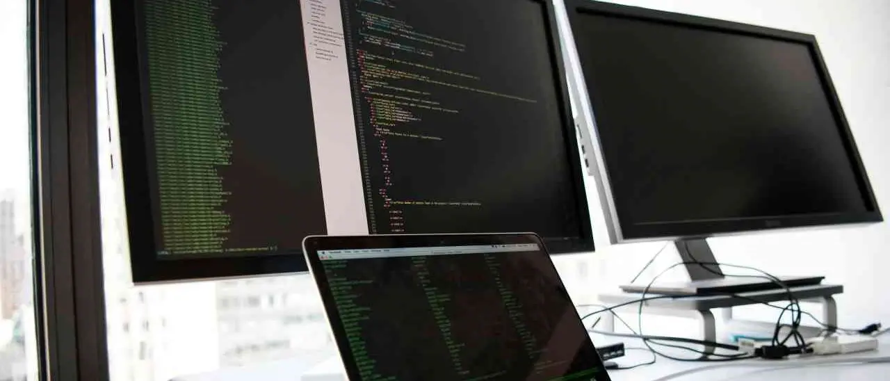 Dati informatici rubati in cambio di denaro, l’inchiesta contro i finanzieri cosentini prende la strada dell’abbreviato