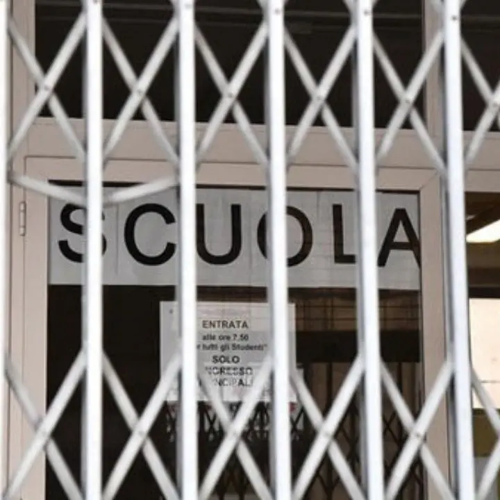 Aggredisce il prof per voto basso, denunciato 16enne a Corigliano Rossano