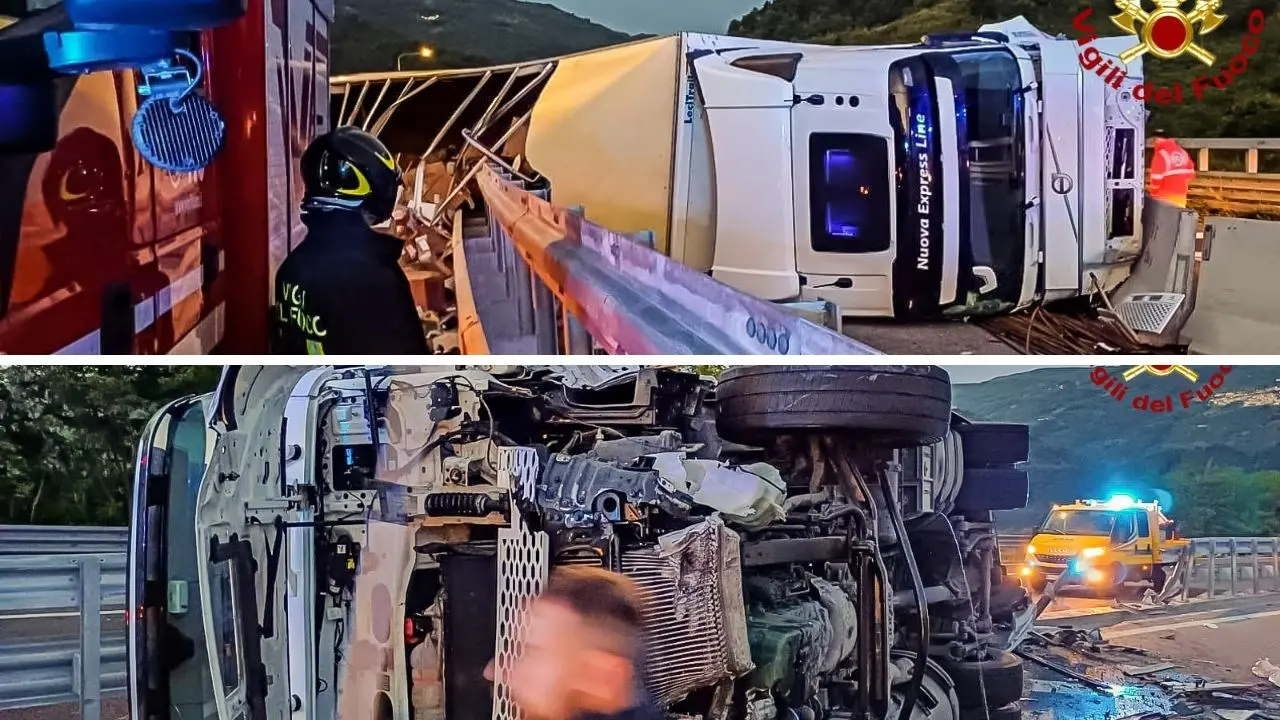 Incidente sull’A2 nel Cosentino, camion impatta contro le barriere stradali e si ribalta: ferito l’autista