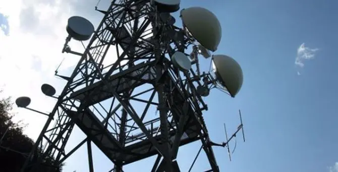 Domanico, il Comune blocca l’installazione di un’antenna e davanti al Consiglio di Stato vince il primo round contro il colosso delle torri