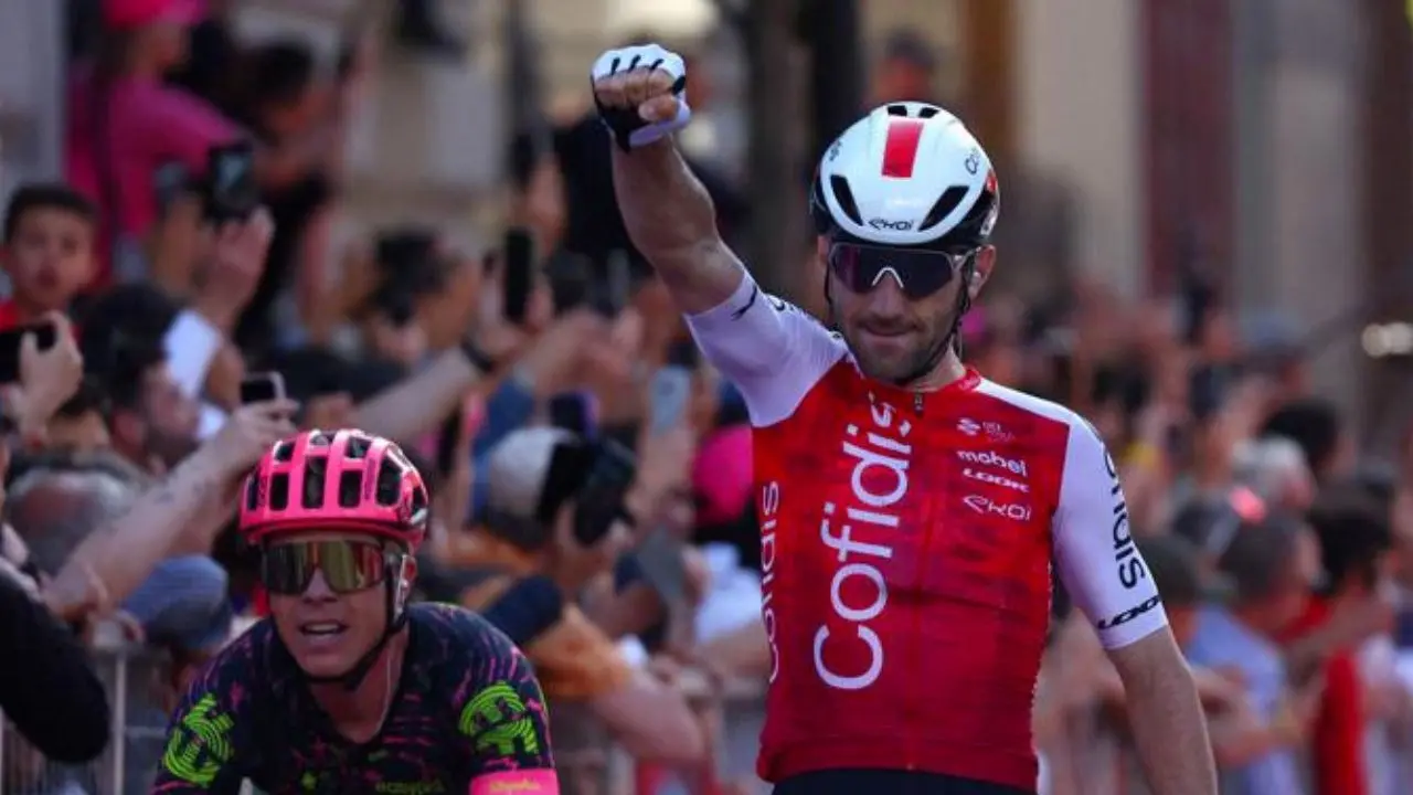 Giro d’Italia, la fuga va in porto: Thomas vince a Lucca. Pogacar resta in maglia rosa