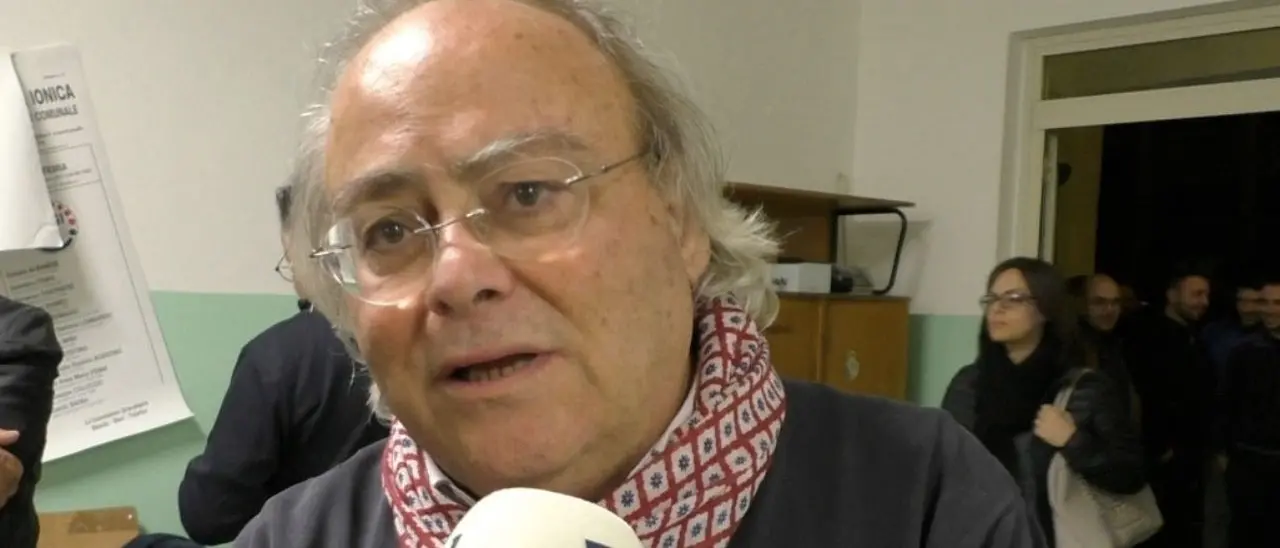 Marina di Gioiosa Jonica, l’annuncio del sindaco Femia: «Mi prendo una pausa»