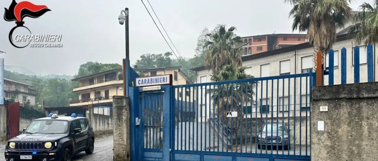 Gestione non autorizzata di rifiuti speciali, denunciato il titolare di un’autofficina nel Reggino