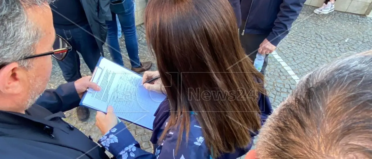 La lotta per la bonifica a Crotone accorcia le distanze tra i partiti e la gente: così il Comitato ha messo insieme destra e sinistra