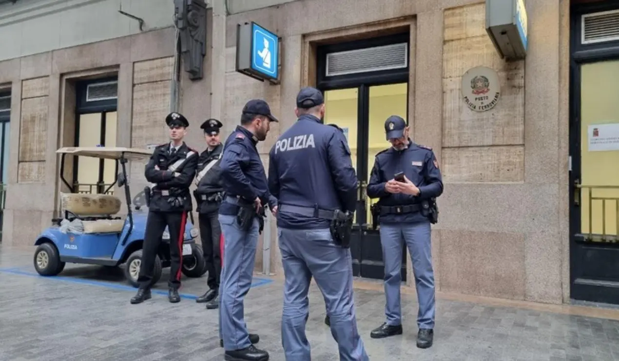 Nuova aggressione ai poliziotti a Milano, agente spara e ferisce 36enne nei pressi della stazione Centrale