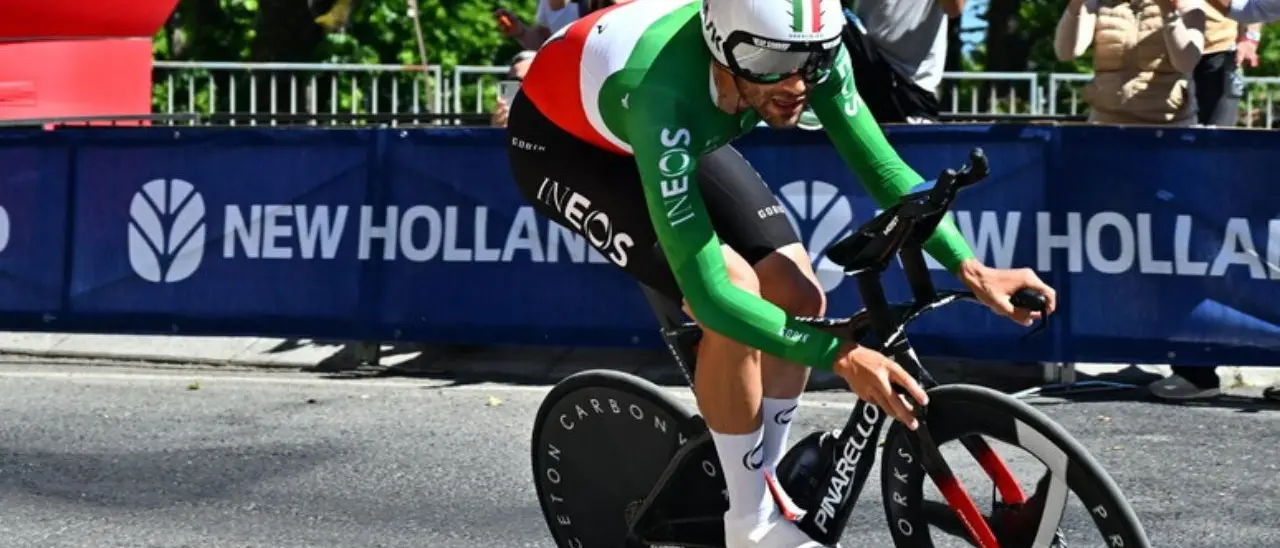 Giro d’Italia, Pogacar domina la cronometro Foligno-Perugia. Ganna battuto per soli 17 secondi