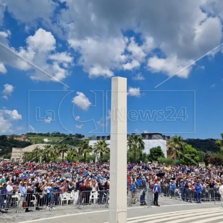 Paravati, la chiesa di Natuzza diventerà santuario mariano: l’annuncio del vescovo durante la messa per la Festa della mamma