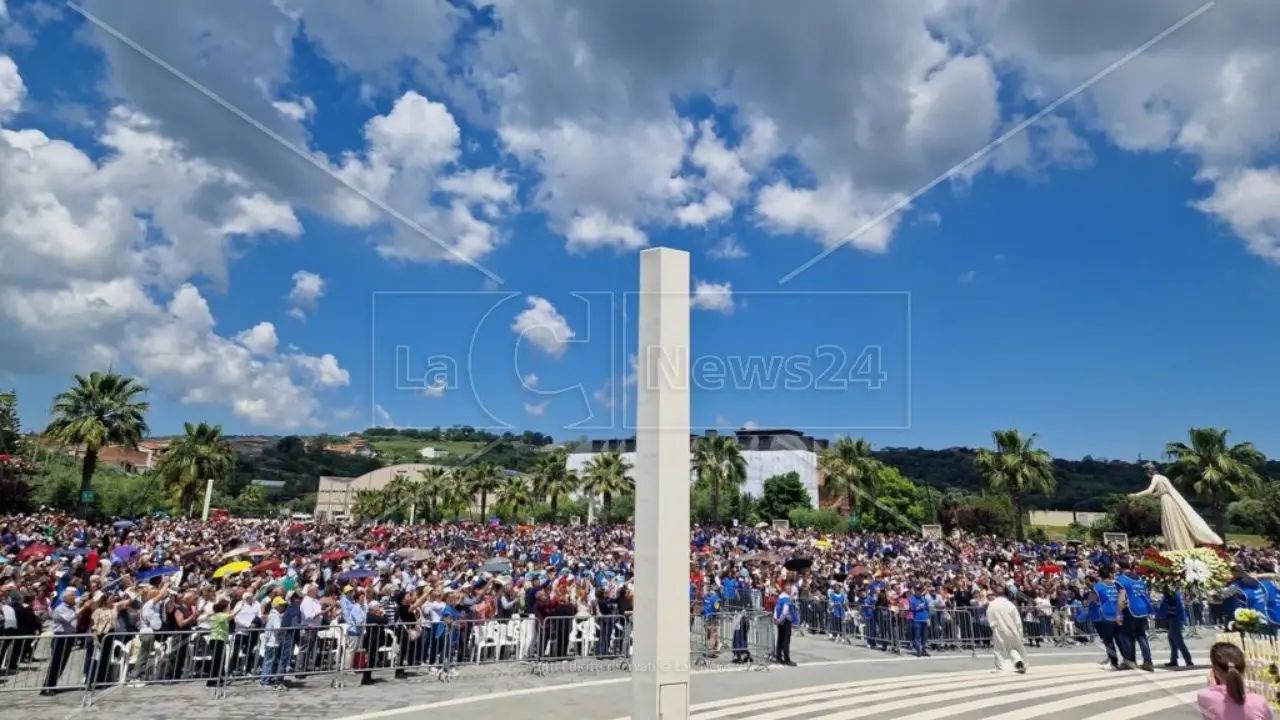 Paravati, la chiesa di Natuzza diventerà santuario mariano: l’annuncio del vescovo durante la messa per la Festa della mamma