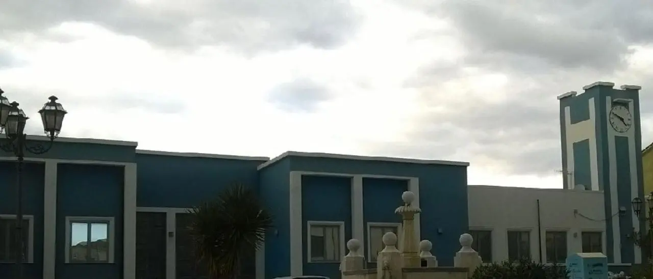 Locri, crolla parte del controsoffitto all’istituto alberghiero: lezioni sospese