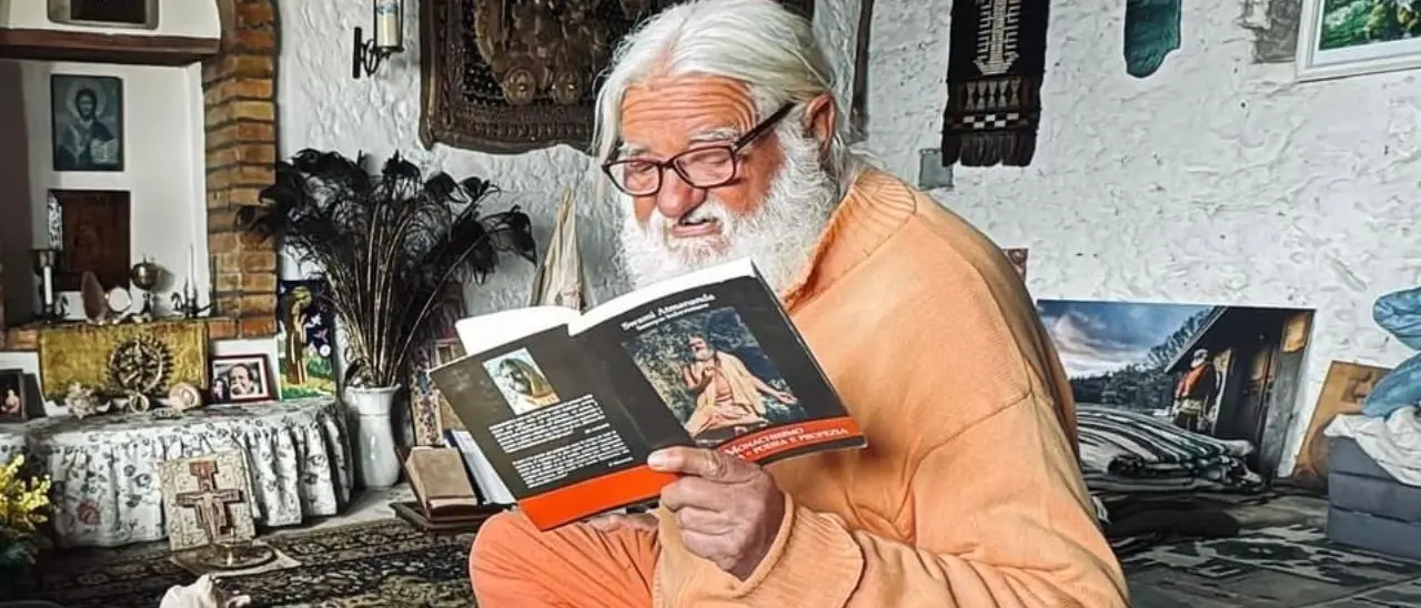 Storia di Svami, l’eremita inquieto che da 40 anni ha trovato la sua pace tra i monti della Calabria