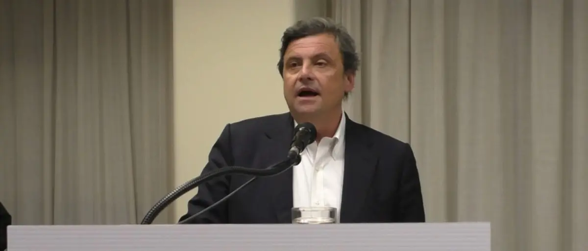 Calenda a Vibo: «Il Ponte senza le strade è una presa in giro, mi chiedo come un calabrese possa votare Salvini»