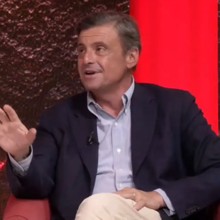 Calenda negli studi di Perfidia: ecco la nuova puntata del talk di LaC Tv con il leader di Azione - VIDEO