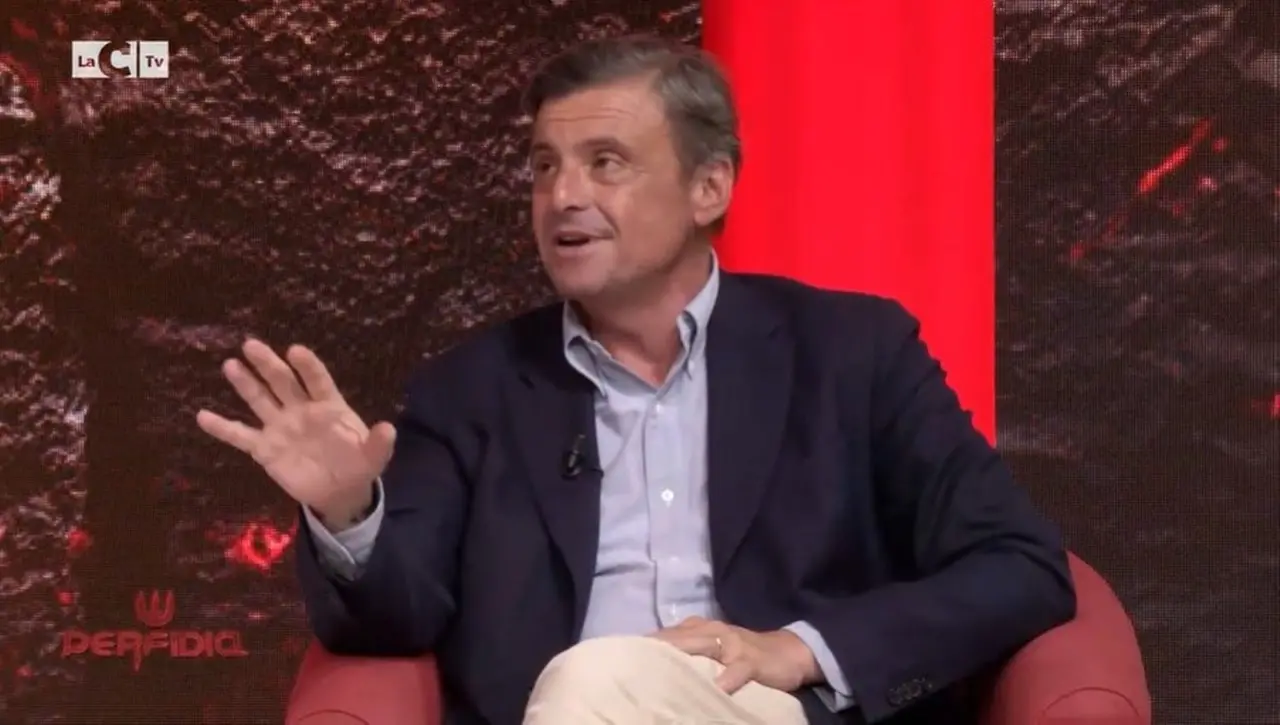 Calenda negli studi di Perfidia: ecco la nuova puntata del talk di LaC Tv con il leader di Azione - VIDEO