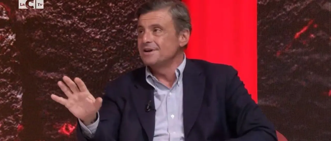 Calenda negli studi di Perfidia: ecco la nuova puntata del talk di LaC Tv con il leader di Azione - VIDEO