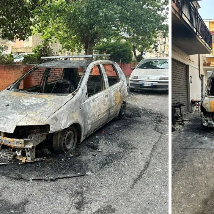 Amantea, incendiata nella notte l’auto di un consigliere comunale