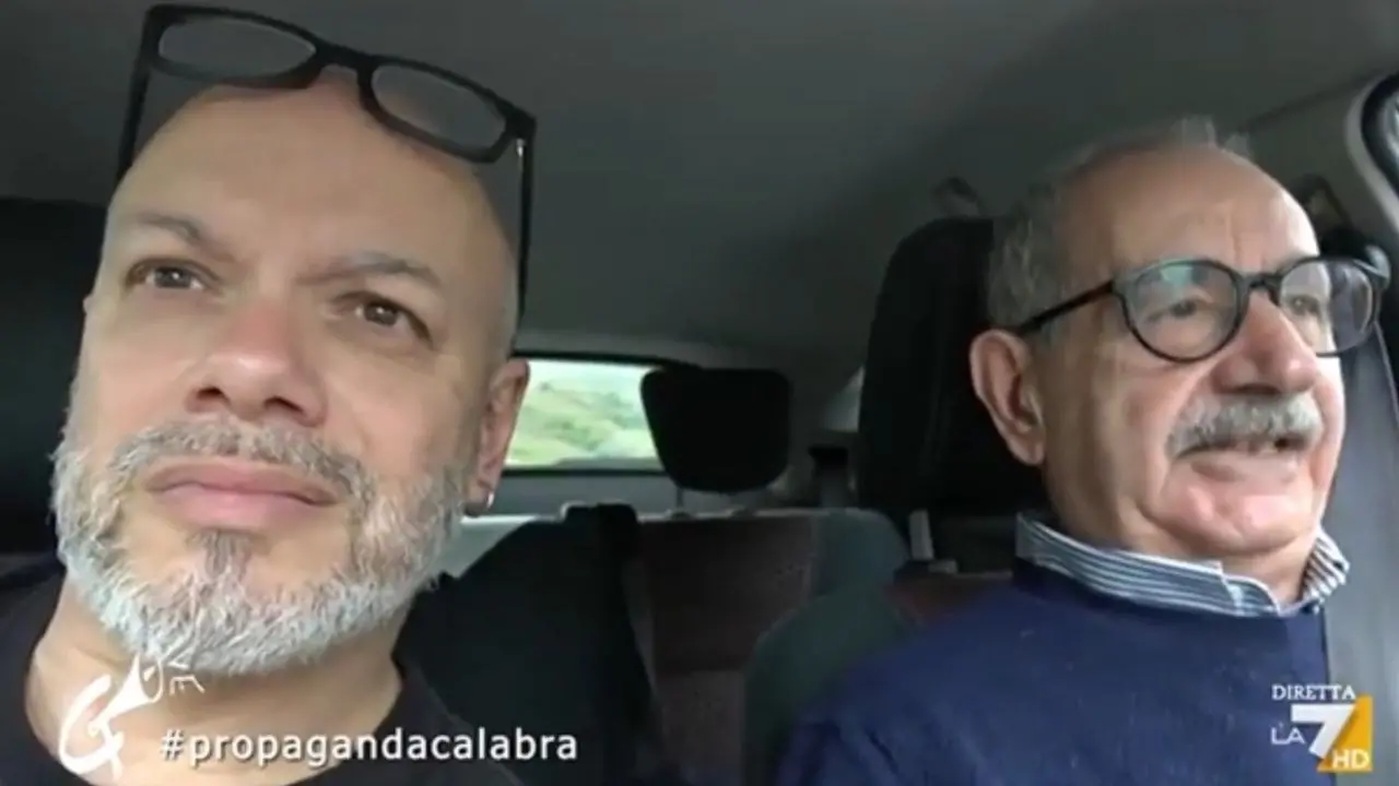 Zoro on the road con il prof Teti: «Vietato parlare male della Calabria, ma finché i nostri figli partono abbiamo fallito»