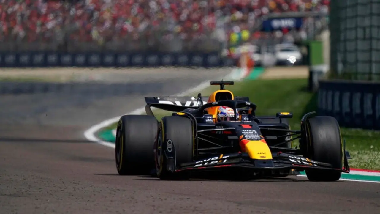 Formula 1, Verstappen vince (ma soffre) a Imola. Secondo Norris, terza la Ferrari di Leclerc