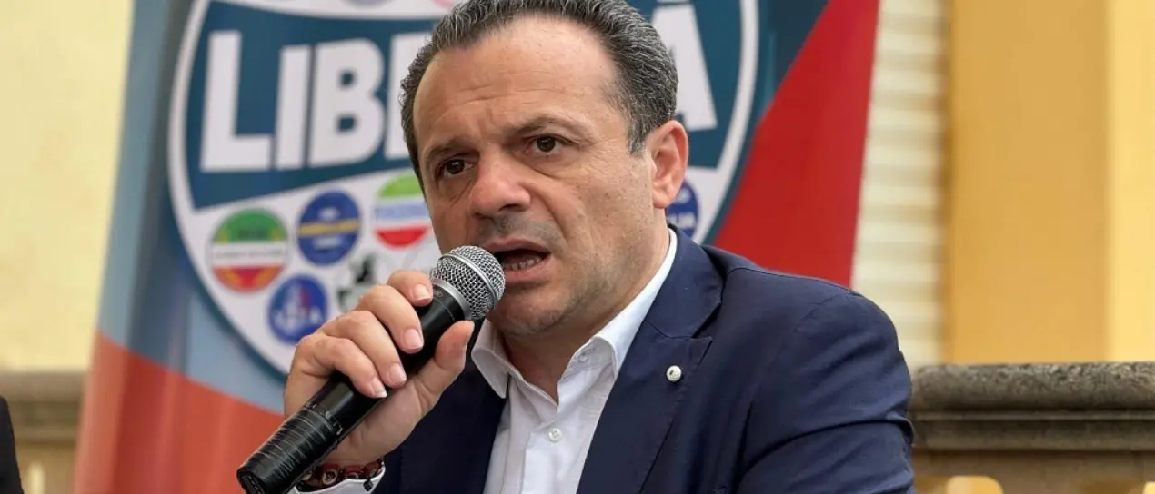 Europee, Cateno De Luca al rush finale: le ultime tappe della campagna elettorale in Calabria