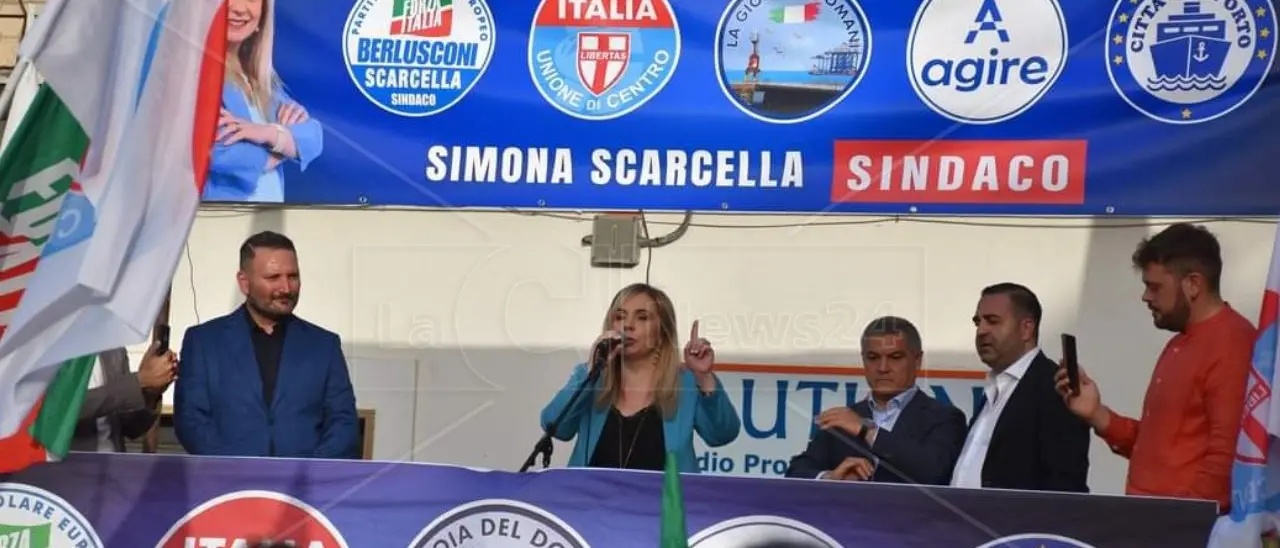 Comunali a Gioia Tauro, al via la campagna elettorale di Scarcella: «Città distrutta e abbandonata, da qui inizia la rinascita»
