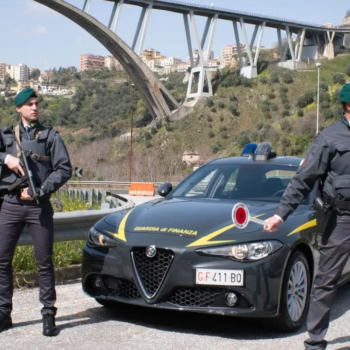 Droga dalla Spagna in Calabria, un arresto a Catanzaro. Cinque indagati per spaccio e favoreggiamento