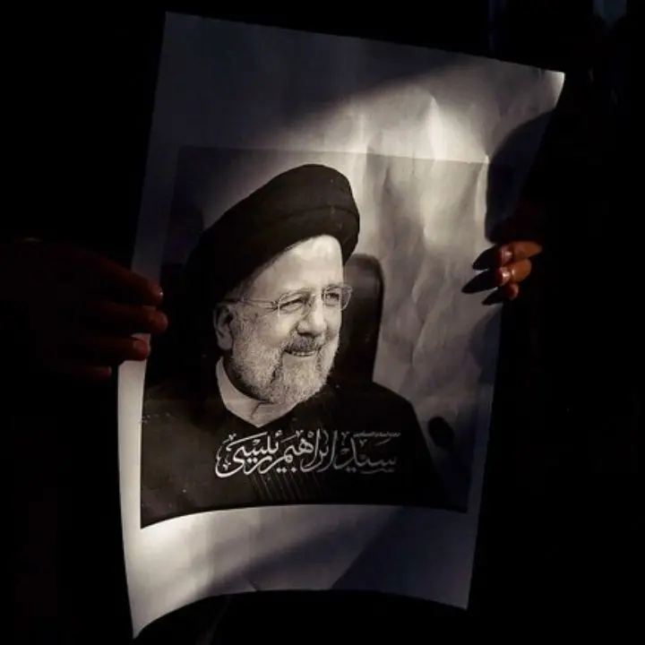 Iran, iniziata la cerimonia funebre per il presidente Raisi morto in un incidente aereo