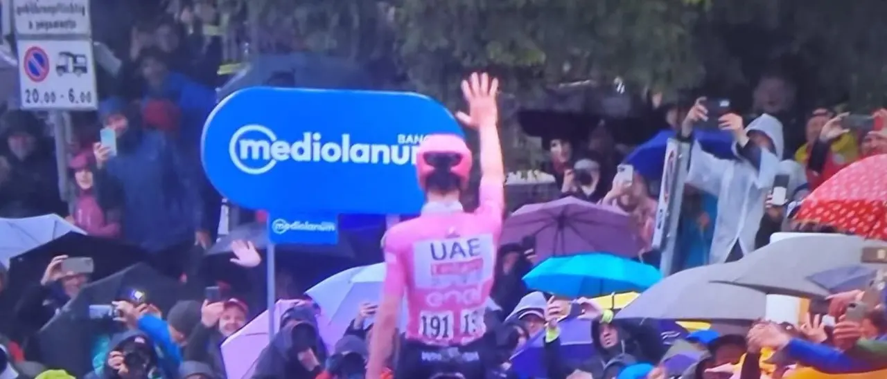 Giro d’Italia, cinque volte Pogacar: vince a Santa Cristina di Val Gardena e allunga in classifica