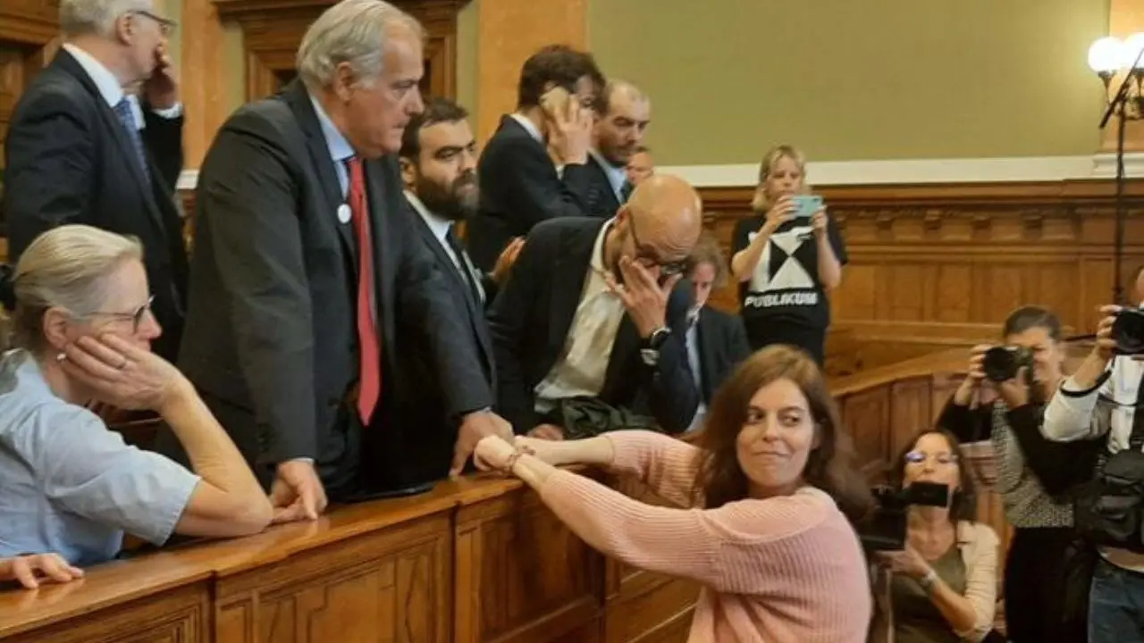 Ungheria, Ilaria Salis in tribunale per la prima volta senza catene