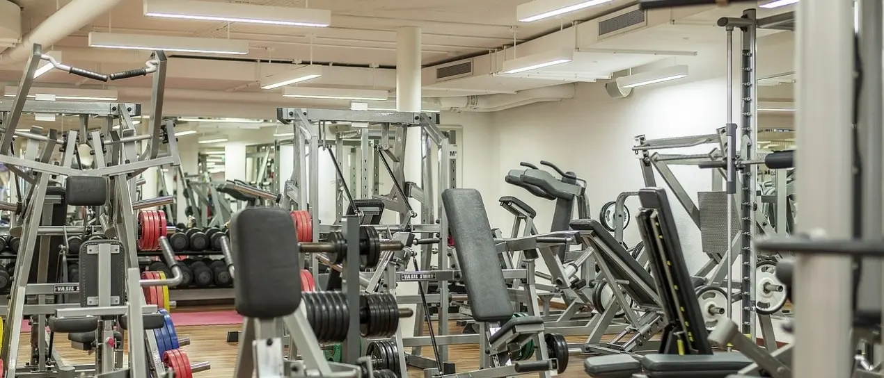 Lavoratori in nero e con posizioni irregolari in una palestra di Lamezia, maxi multa da 300mila euro per i gestori