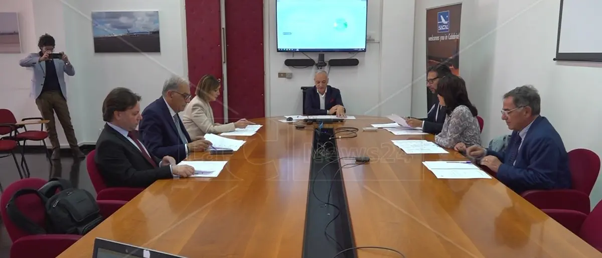 Un minore su due ogni giorno tenta il suicidio, i dati allarmanti della pericolosità del cyberbullismo