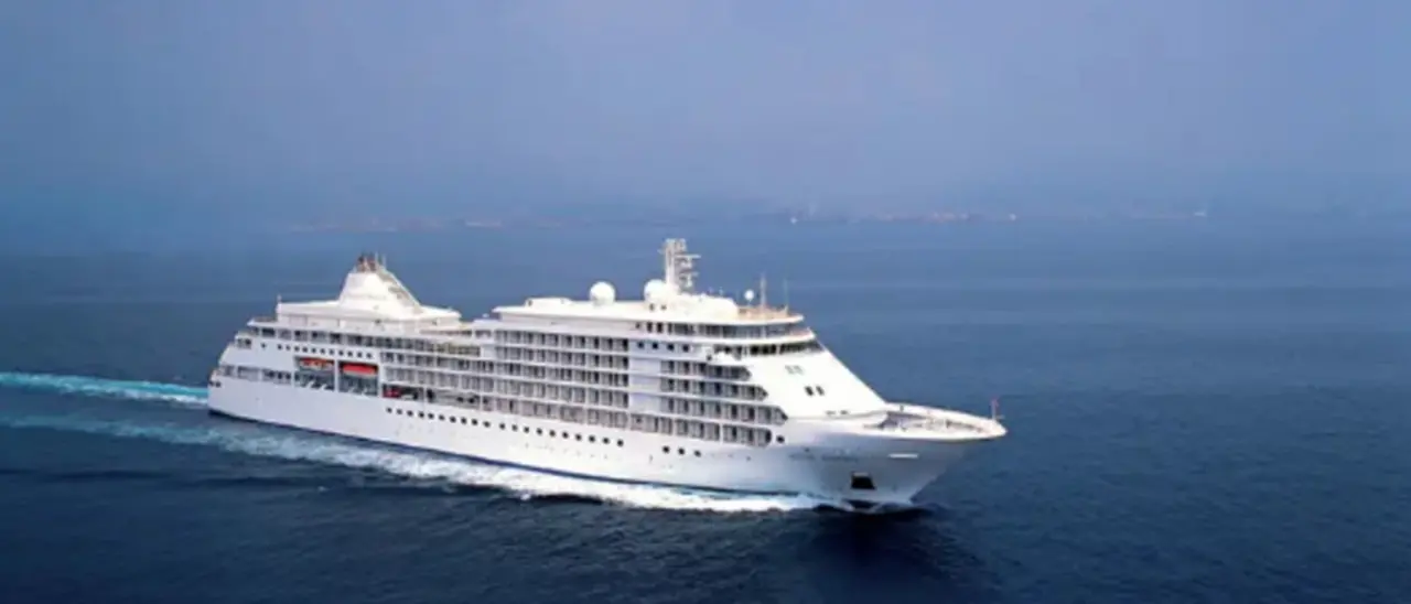 Morto per cause naturali il neonato trovato senza vita su una nave da crociera, dopo l’autopsia scarcerata la madre