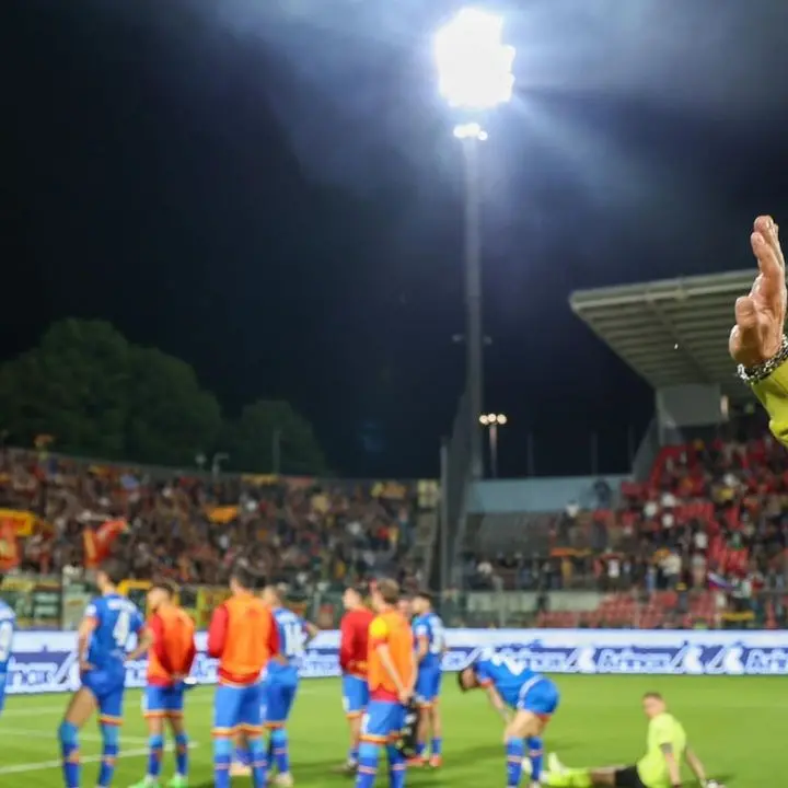 Cremonese-Catanzaro 4-1, Vivarini: «Bisogna riconoscere i meriti all‘avversario». E poi: «I nostri tifosi? La bellezza del calcio»