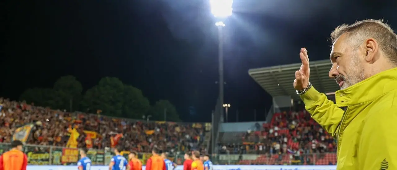 Cremonese-Catanzaro 4-1, Vivarini: «Bisogna riconoscere i meriti all‘avversario». E poi: «I nostri tifosi? La bellezza del calcio»