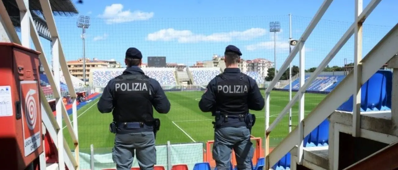 Crotone, la Digos denuncia sette ultras per la spedizione punitiva ai calciatori rossoblù