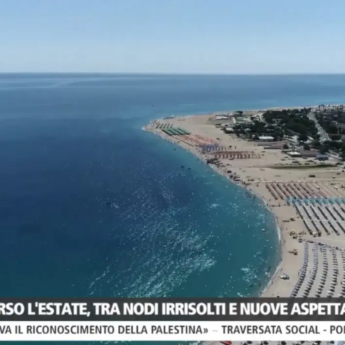 Soverato si prepara all’estate tra servizi accessibili a tutti, movida e cultura. Raggiungere l’area ionica resta però un’impresa