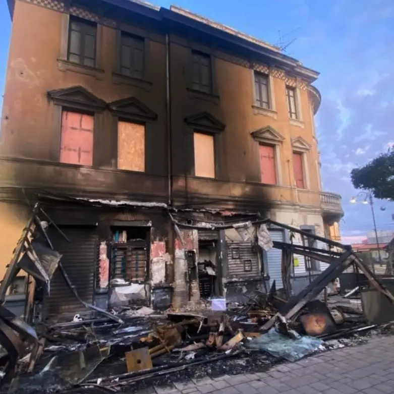 Tropea, arrestato l’autore dell’incendio che distrusse il ristorante “Little Italy”. Avrebbe agito per rivalità commerciale