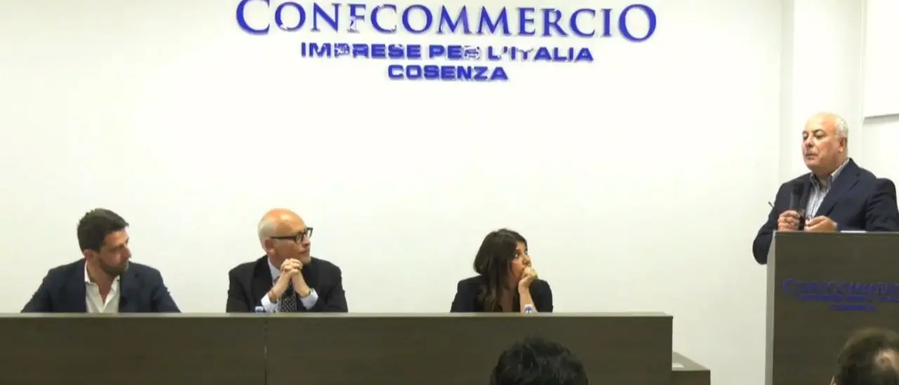 Elezioni a Corigliano Rossano, faccia a faccia Stasi-Straface - RIVEDI IL CONFRONTO